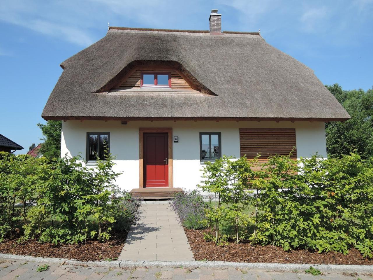 Reetdachhaus "Treibholz" Villa Wiek auf Rugen Bagian luar foto