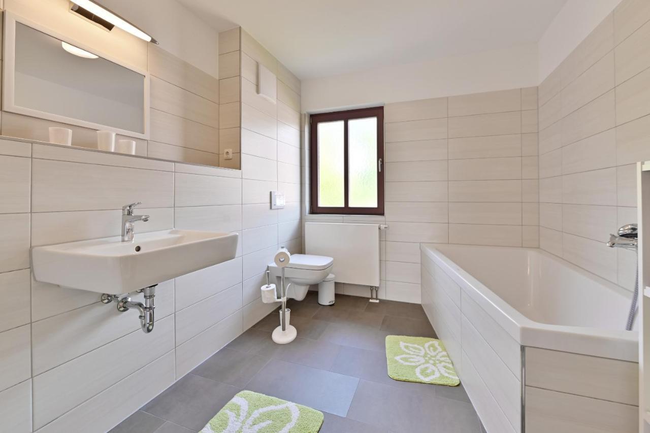 Reetdachhaus "Treibholz" Villa Wiek auf Rugen Bagian luar foto