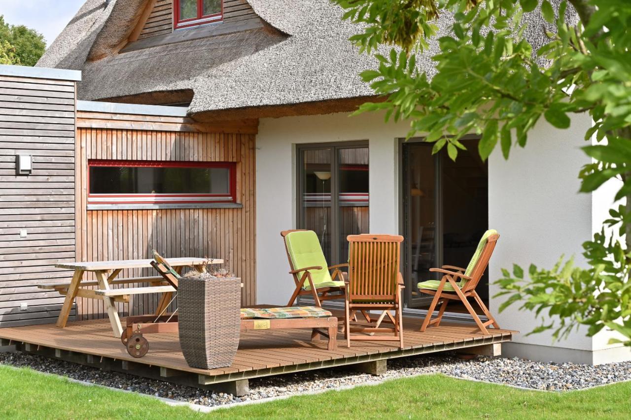 Reetdachhaus "Treibholz" Villa Wiek auf Rugen Bagian luar foto