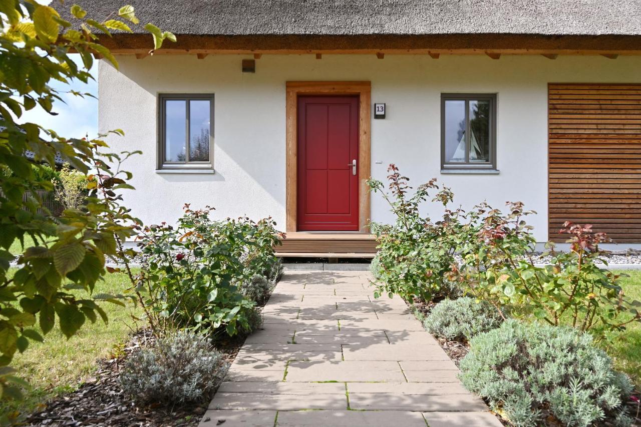 Reetdachhaus "Treibholz" Villa Wiek auf Rugen Bagian luar foto
